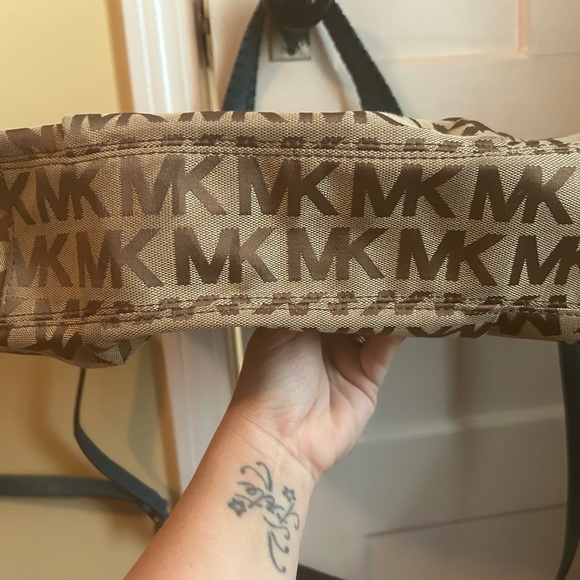 Michael Kors bag - Picture 2 of 4